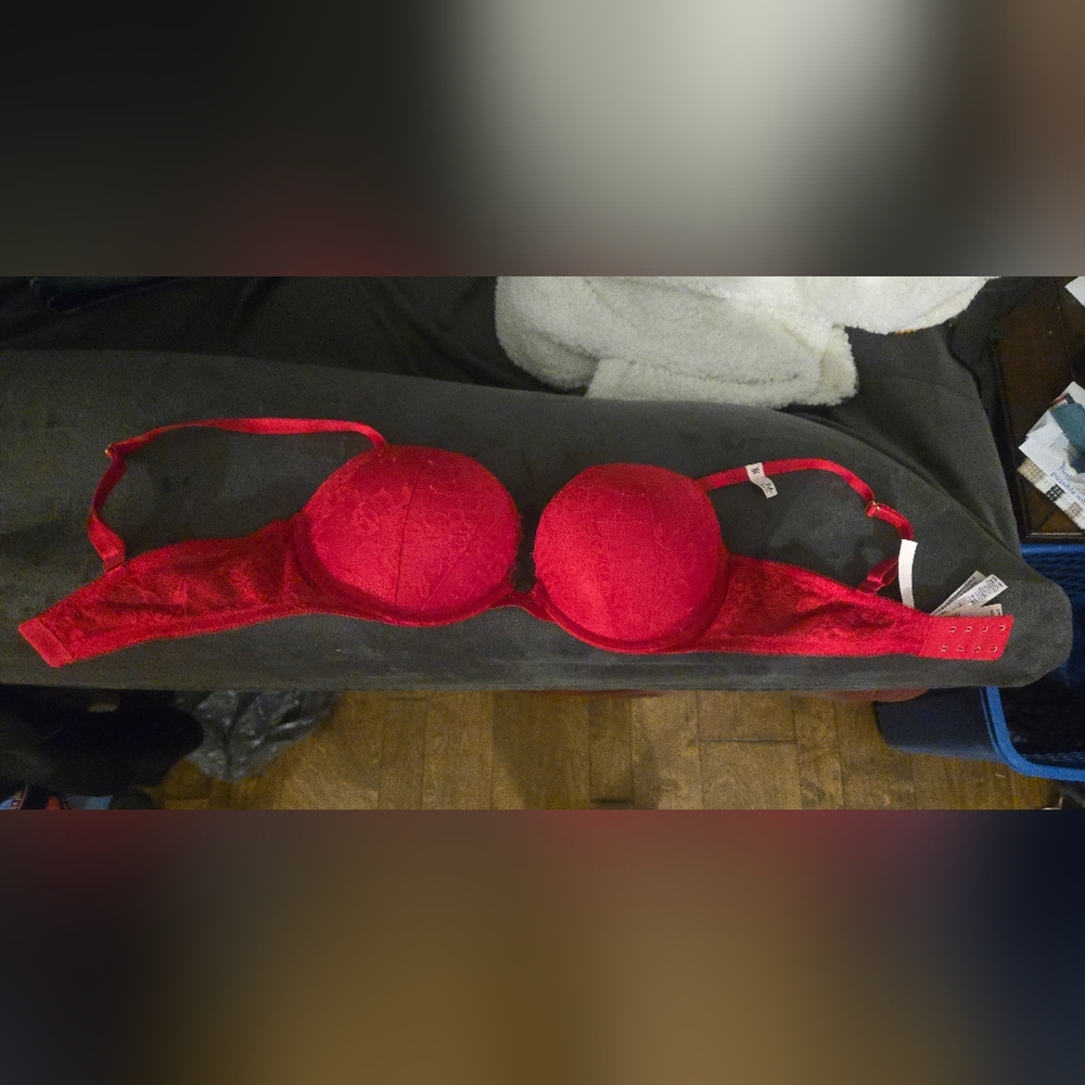Victoria's Secret Vibrant Red Lace Bra